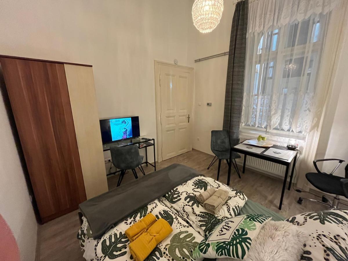 Garibaldik Apartman Будапеща Екстериор снимка