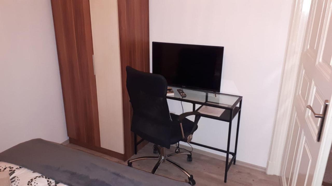 Garibaldik Apartman Будапеща Екстериор снимка