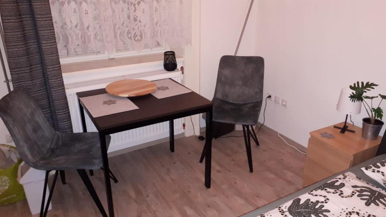 Garibaldik Apartman Apartment Будапеща Екстериор снимка