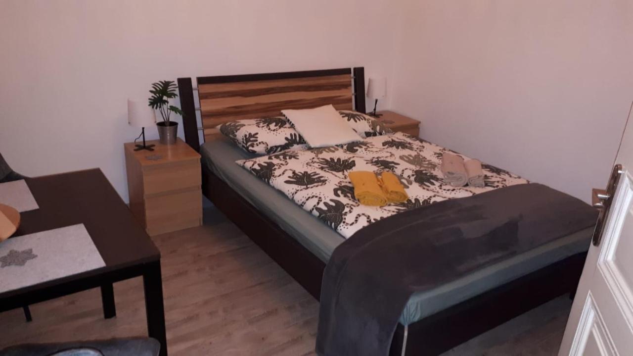 Garibaldik Apartman Apartment Будапеща Екстериор снимка